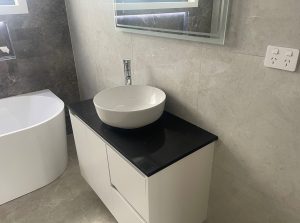 AC8201 Gloss Diamond Off Cut Black AC Stone - Image 7