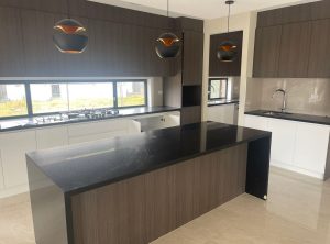 AC8201 Gloss Diamond Off Cut Black AC Stone - Image 5